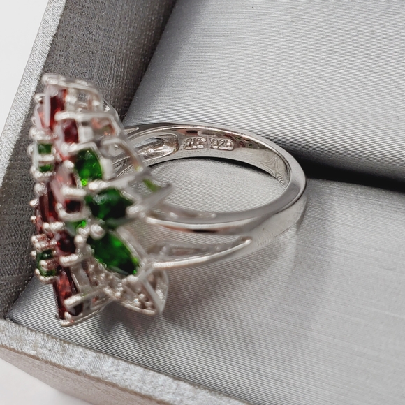 Genuine Garnet - Chrome Diopside - White Topaz Poinsettia Flower 925 Silver Ring - Picture 4 of 7